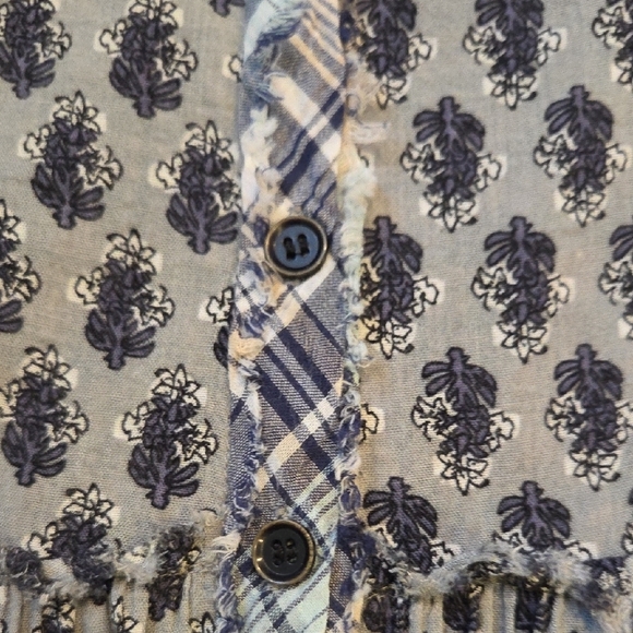 ODDY Tiered Button Down Tunic Raw Edge High Low Hem Gray And Blue Women's Small - Picture 11 of 12